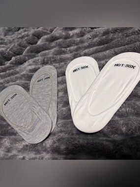 Hot Sox No-Show Liner Socks in White and Light Gray